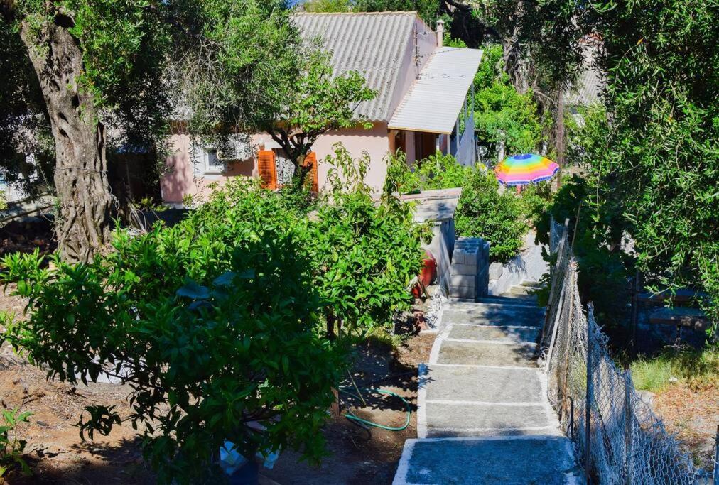 Kiki'S Beautiful House On Famous Village Pentati Экстерьер фото